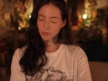 effylowell_ on Chaturbate 