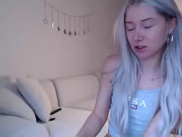 lilyyymonroee on Chaturbate 