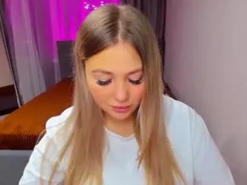 sarahmils on Chaturbate 